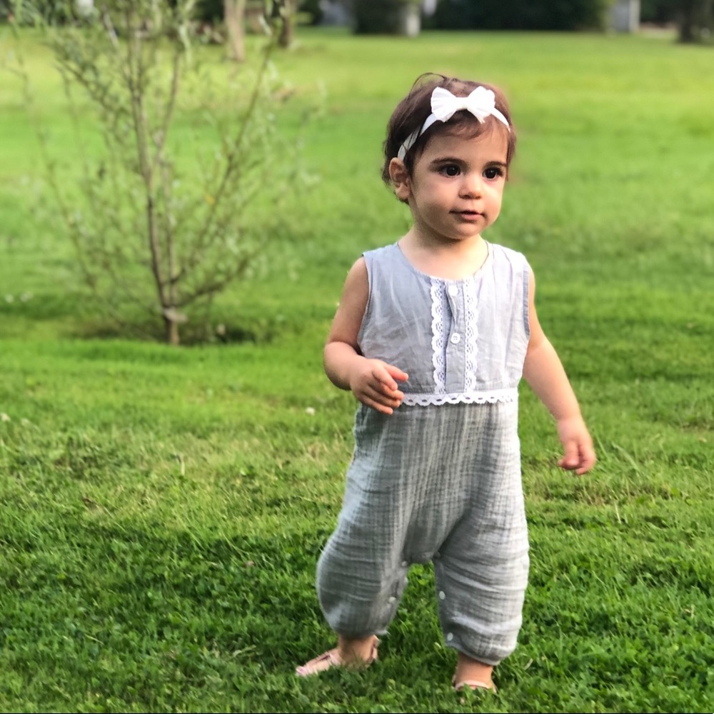 Comfy, lightweight gray romper!